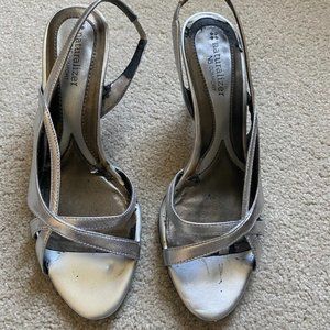 Naturalizer Silver Strappy Pumps Size 7.5